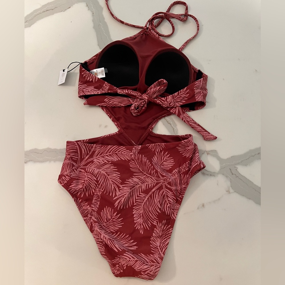 Shade and shore one piece swimsuit - Picture 5 of 6